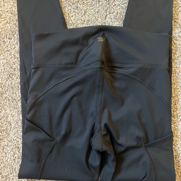 All in Motion Black Performance Leggings featuring side phone pockets. Size M - Picture 5 of 5
